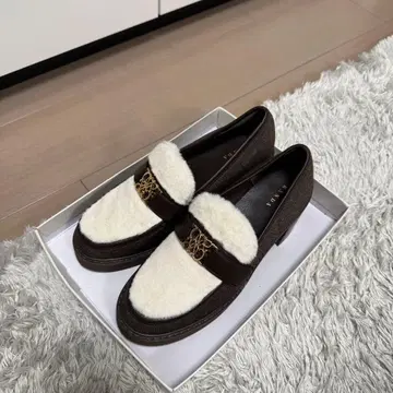 randa 모노그램 벨트 볼륨 로퍼 브라운