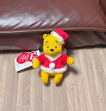 푸우 인형 배지 크리스마스