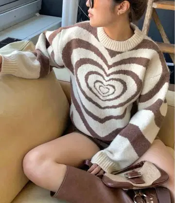 SHAGGIE 하트 무늬 오버 사이즈 풀오버 울 혼방 니트