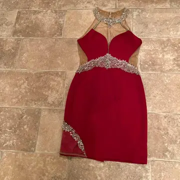 ANGER sizes 비쥬가 달린 빨간색 타이트 드레스 2회 착용