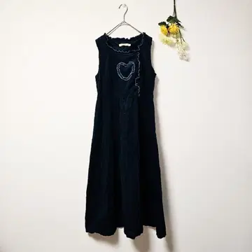 [  ] 슬리브리스 원피스 하트 무늬 프릴 다크 그린 (M)