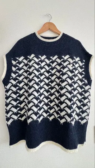 NARU factory 니트 베스트