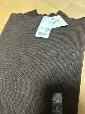 유니클로C 로우게이지 하이넥 스웨터 L 브라운