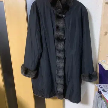 (인기) 오샤레한 퍼(fur) 포함 블랙 롱 코트