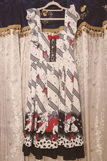 axes femme 101마리 강아지 콜라보 점프 스커트 화이트