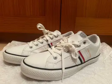 CONVERSE 화이트 로우컷 스니커즈