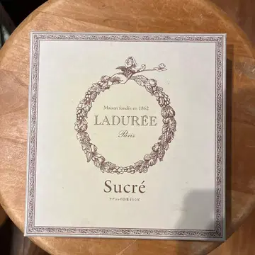 보기만 해도 행복해지는! 라뒤레 슈크레 마카롱 레시피 도서