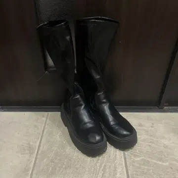 블랙 롱 부츠 사이드 지퍼 부착