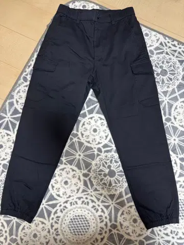 [ 미사용품 ] 유니클로 카고 팬츠 조거 팬츠 타입 블랙 S 사이즈