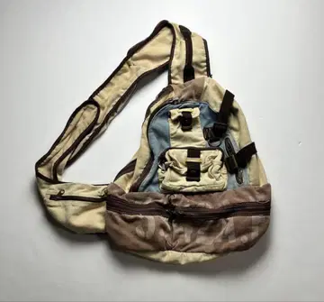 사선 숄더백 베이지 브라운 y2k