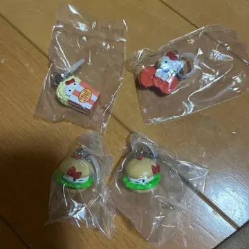 헬로키티 아메리칸 디자인 마크 액세서리 4개 세트