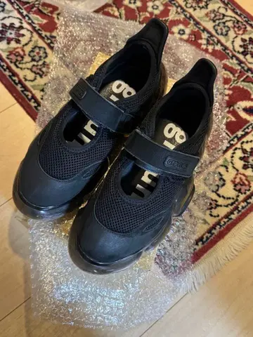 grounds 블랙 메쉬 스니커즈