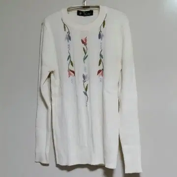 자수 장식 아이보리 긴팔 니트 M 사이즈