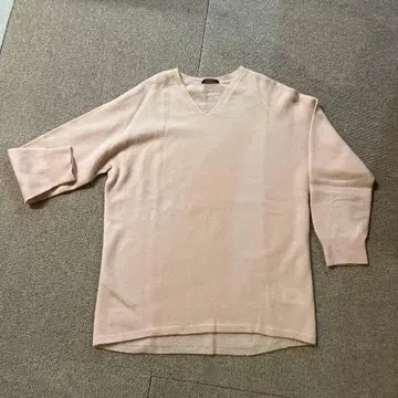 아마카 V넥 니트 사이즈 38