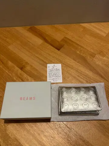[ 미사용 새상품 ] BEAMS 골드 스마일 3단 폴더형 지갑