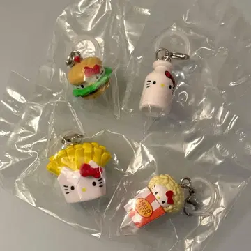 [ 익명 배송 ] 헬로키티 아메리칸 디자인 메지루시 액세서리 세미 컴프