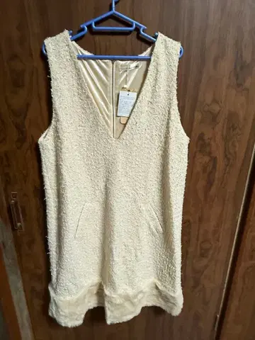 슬리브리스 V넥 원피스