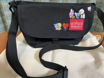 맨해튼 포티지 BT21 콜라보 메신저 백