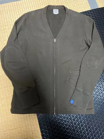 루프 휠러 지퍼 맨투맨