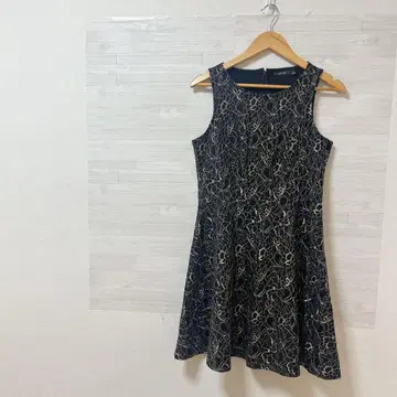 APT.9 [L] 슬리브리스 원피스 A라인 드레스 블랙