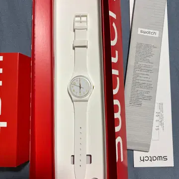 스와치 WHITE BISHOP 손목시계