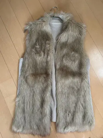 UNFILO 인조 모피 베스트 사이즈 38