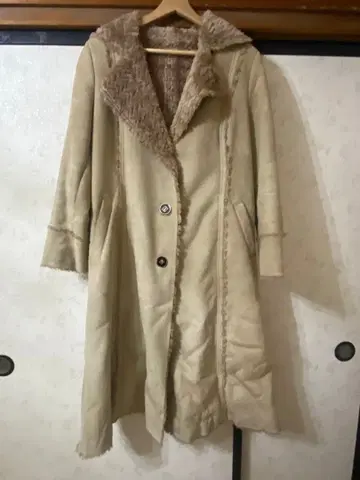 여성용 베이지 롱 코트 M 인조 모피