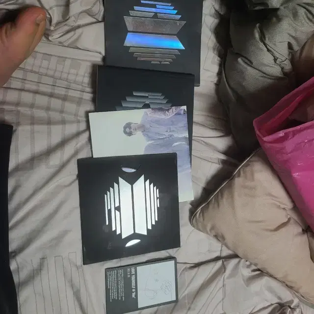 BTS 포스터 OR 앨범과 CD등