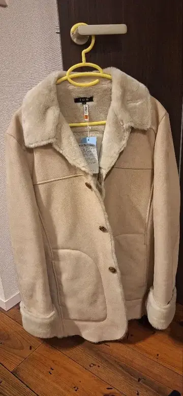 무스탕 하프 코트