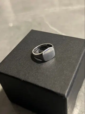 TOM WOOD 미니 시그넷 쿠션 반지 50