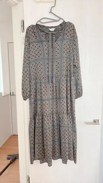 SLOBE IENA 꽃무늬 긴팔 티어드 원피스