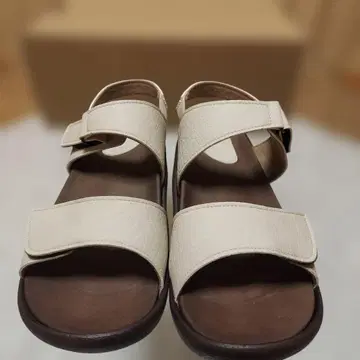 미사용 새상품 Re:getA 스트랩 샌들