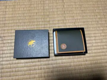 미사용 새상품!! 헌팅월드 접이식 지갑