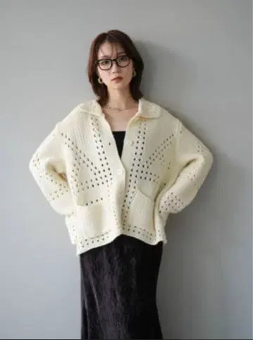 둥근 카라 시스루 니트 가디건 lumier 류미에 같은 형태