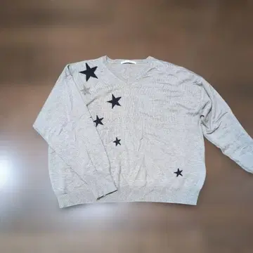 루카 레이디 랙 루카 스타 패턴 니트