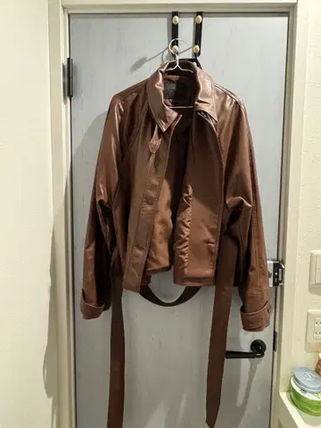 ZARA 숏 인조 가죽 트렌치코트 (XL)