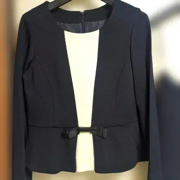 네이비와 아이보리 투피스