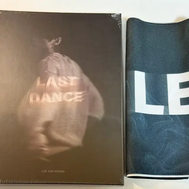 이준영 미개봉 앨범 + 공방 슬로건 일괄