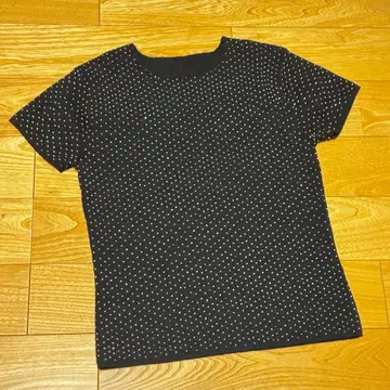 반팔 니트 총 비즈 자수