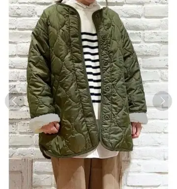 사만사 모스모스 노카라 보아 퀼트 코트 새상품 카키