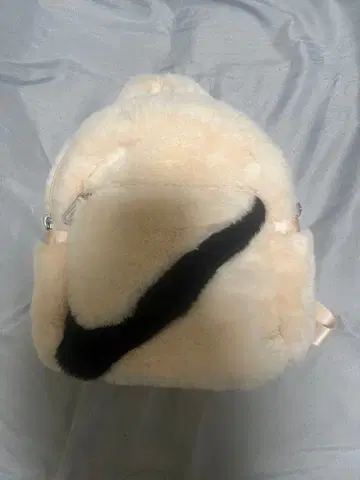 나이키 페이크 퍼 미니 백팩