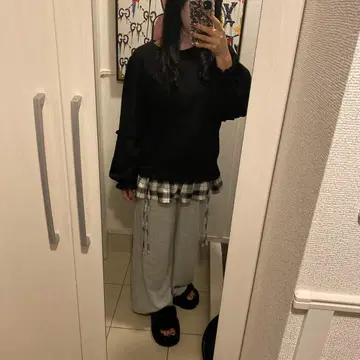 3세트 프릴 소매 블랙 긴팔 상의 L와 팬츠와 퍼 슬리퍼