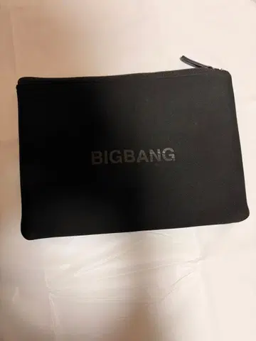 BIGBANG 블랙 파우치