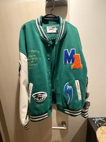 Black air 바시티 자켓