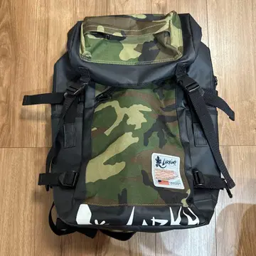 LARKINS 카모플라쥬 백팩