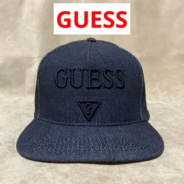 GUESS 블랙 데님 원단 캡 엠보싱 로고