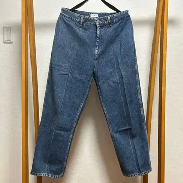 UDA 센터 프레스 데님 팬츠