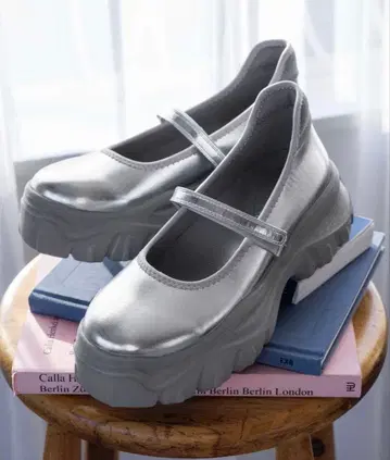 LOWRYS FARM 발레 스니커즈 실버