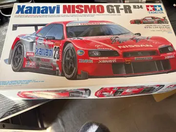 타미야 자나비 니스모 GT-R R34 부품 분리됨