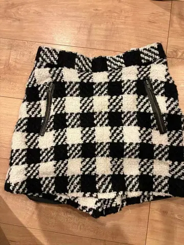 체크 무늬 숏팬츠 지퍼 포켓 포함 sheller